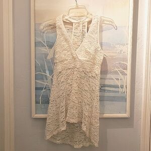 You Are Not Alone Ivory Lace Top Hi Low Hem Sleeveless Size M Women's